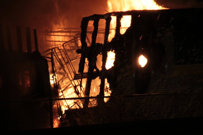 車両火災 東関東道 上り 湾岸市川IC付近でクロネコヤマトのトラック燃える火事！現地の画像まとめ : まとめダネ