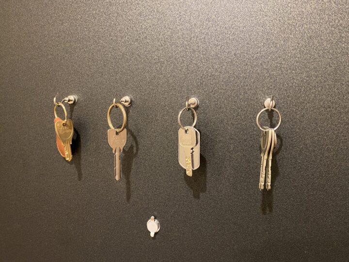 Thierry Mugler ティエリーミュグレー レッドコート ベルト付き ティエリーミュグレー 長袖シャツ トップス ワイシャツ 大きいサイズレディース LLサイズ ホワイト Thierry Mugler中古 Thierry Mugler店舗買取トップス＞Tシャツ カットソーUSEDのアパレル