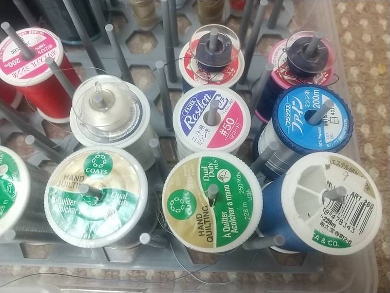 ミシン糸 収納にぴったり セリア 仕切りケースのののうち