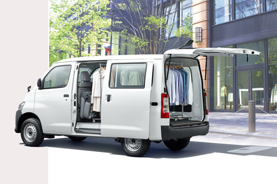 軽バン 日産クリッパーの魅力とは？商用車だけじゃなく車中泊やアウトドアに人気軽スマイル北九州北九州で軽自動車の中古車探すなら軽39.8万円専門店「軽スマイル」