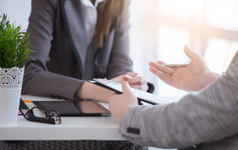 English translation blow - お知らせ 現在、メールの返信が遅れております。ご連絡いただいている皆様、大変申し訳ありません。先日9月22日に母が他界し、昨日無事に葬儀を終えました。 父の闘病を見届けてから7年、母もまた病と向き合いながら最後まで強く生き抜き、父