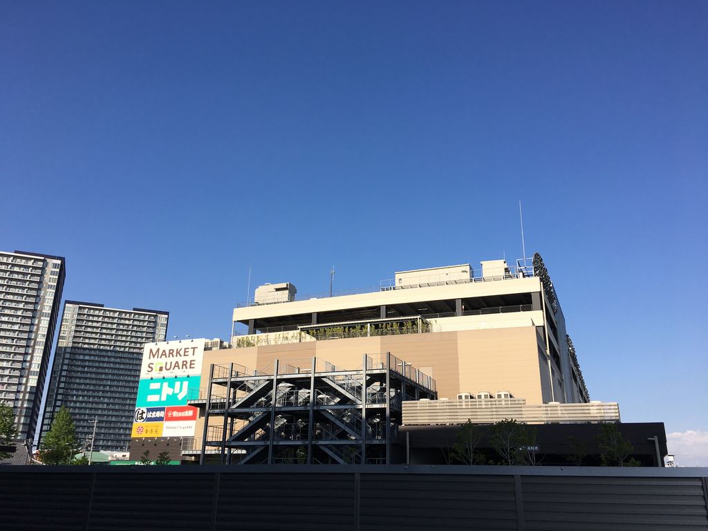 川崎市多摩区 さらに潜入！向ヶ丘遊園の大型商業施設でカフェランチ 空が広がる屋上庭園を探そう みやもとまなぶ- エキスパート -Yahoo!ニュース