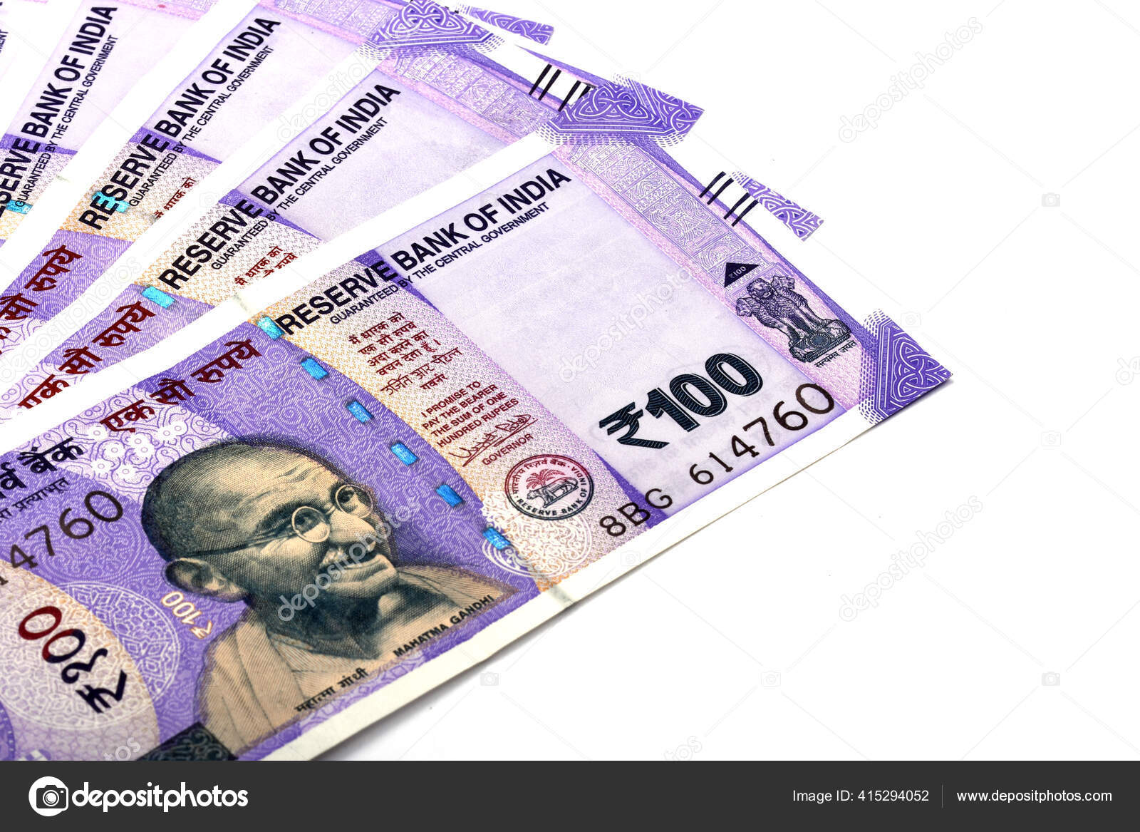 白の分離された背景に100ルピー紙幣の新しいインド通貨 インド通貨 ルピー インド通貨 — ストック写真 © SNSSudio415294052