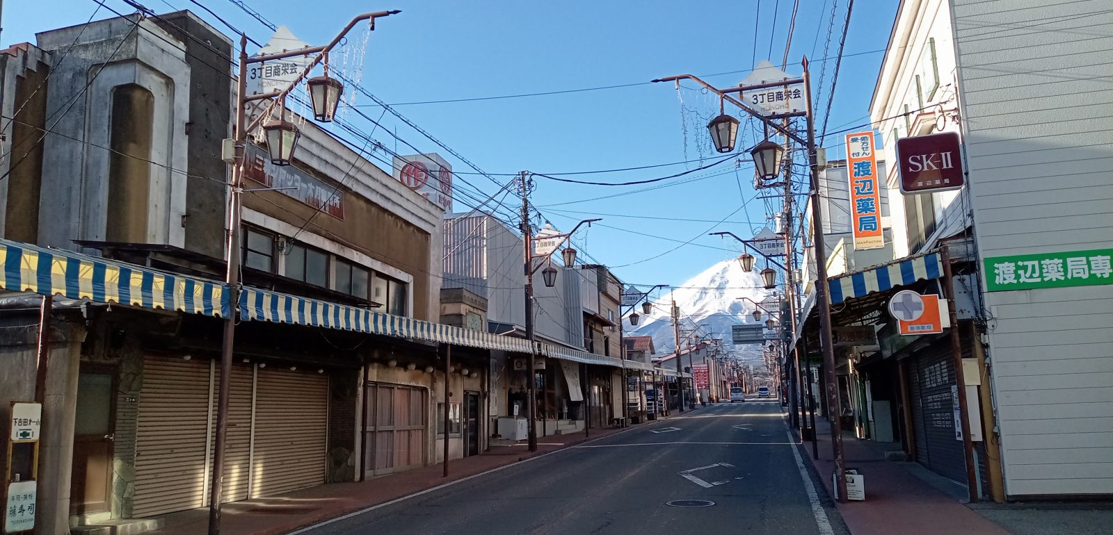 セブンイレブン 富士吉田本町通り店SEVEN ELEVEN- 富士山 コンビニ・スーパー食べログ