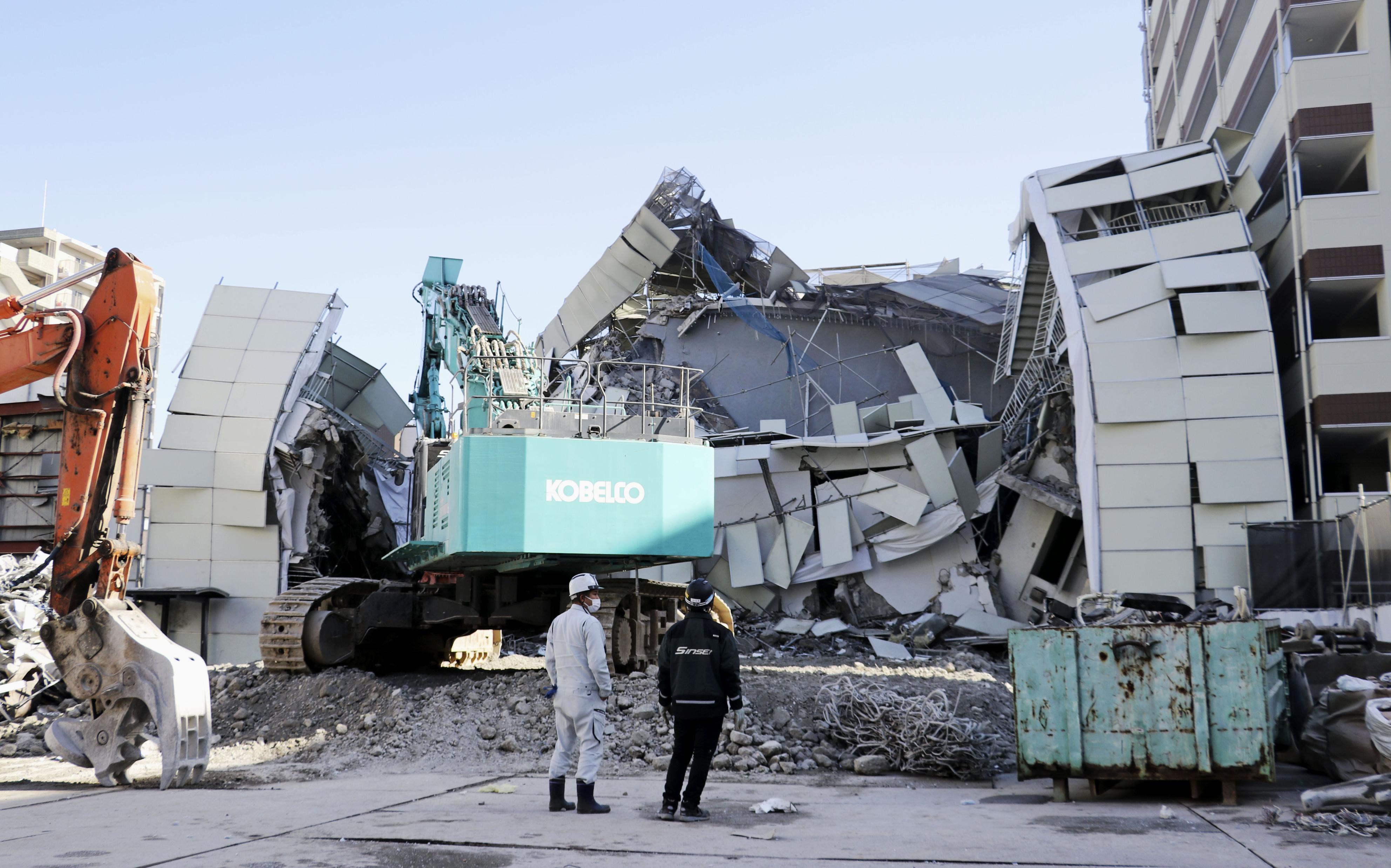 「秋田書店」ビルで火災、解体工事中 2人搬送 - サンスポ