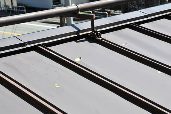 トタン屋根から雨漏りがしたら 応急処置法＆修理にかる4つの症状別費用を解説│柏市のリフォームキコー企業企画