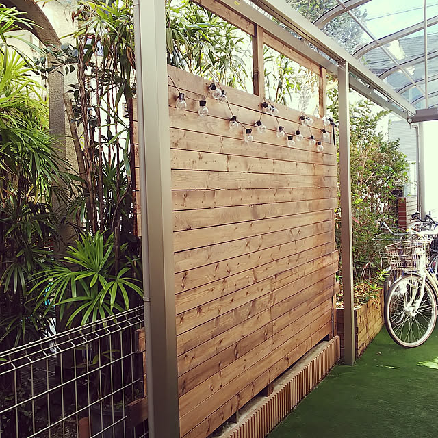 庭の目隠しにおすすめ！前面パネル付のテラス屋根の特徴 - エクステリア工事キロ