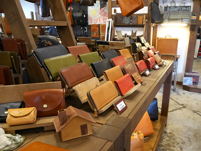 Amazon.co.jp: メンズとレディースのウォッチロールトラベルケース、4 スロット本革時計ストレージボックス、ヴィンテージウォッチオーガナイザー, 4ウォッチ用リムーバブルピロー付きディスプレイ, ブレスレット Coffee : ファッション