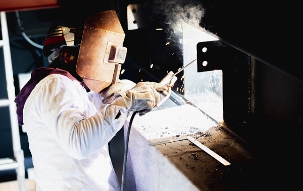 アーク溶接の作業手順事前準備や基本の流れ、注意点について解説株式会社新進