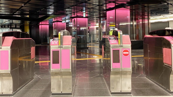 銀座駅が全面リニューアル 複雑な乗り換えを「光」で分かりやすく 無料の電源付きワークスペースも 1 3 ページ- ITmedia NEWS
