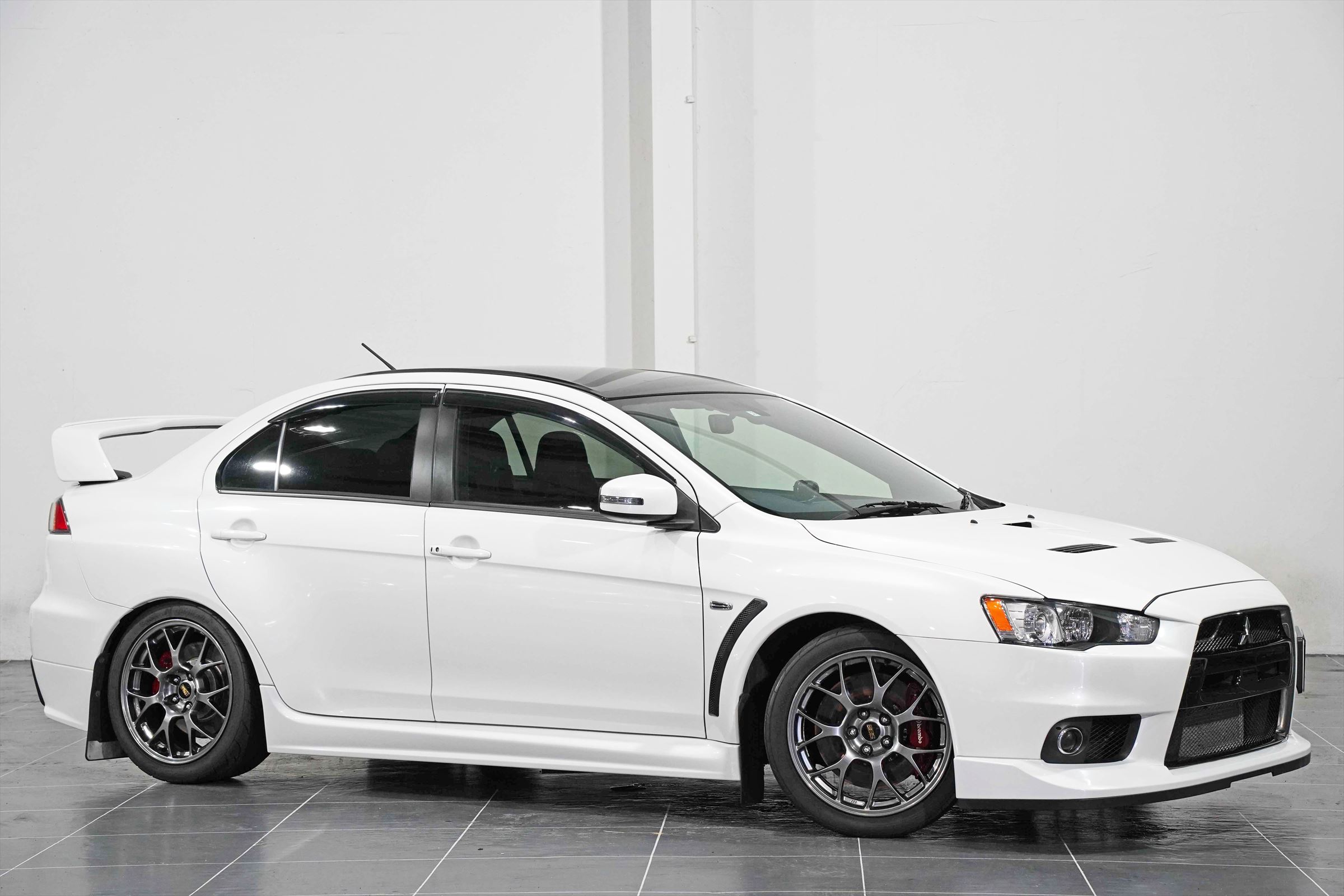 三菱 ランサーエボリューションの中古車を買うなら？ オススメの選び方や相場、グレードなどを徹底解説：特選車日刊カーセンサ