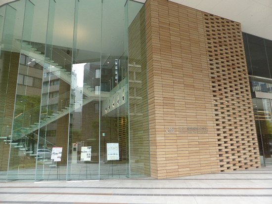 旧三菱合資会社唐津支店本館 : レトロな建物を訪ねて