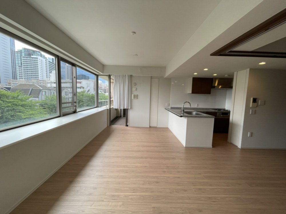 レジデンシャル中野坂上 春には桜を堪能できる神田川沿いの3LDK 東京の高級中古マンション リノベーションマンションの mitaina ミタイナ