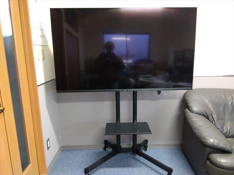 液晶モニタースタンドセット レンタルは東京 大阪 全国イベント21