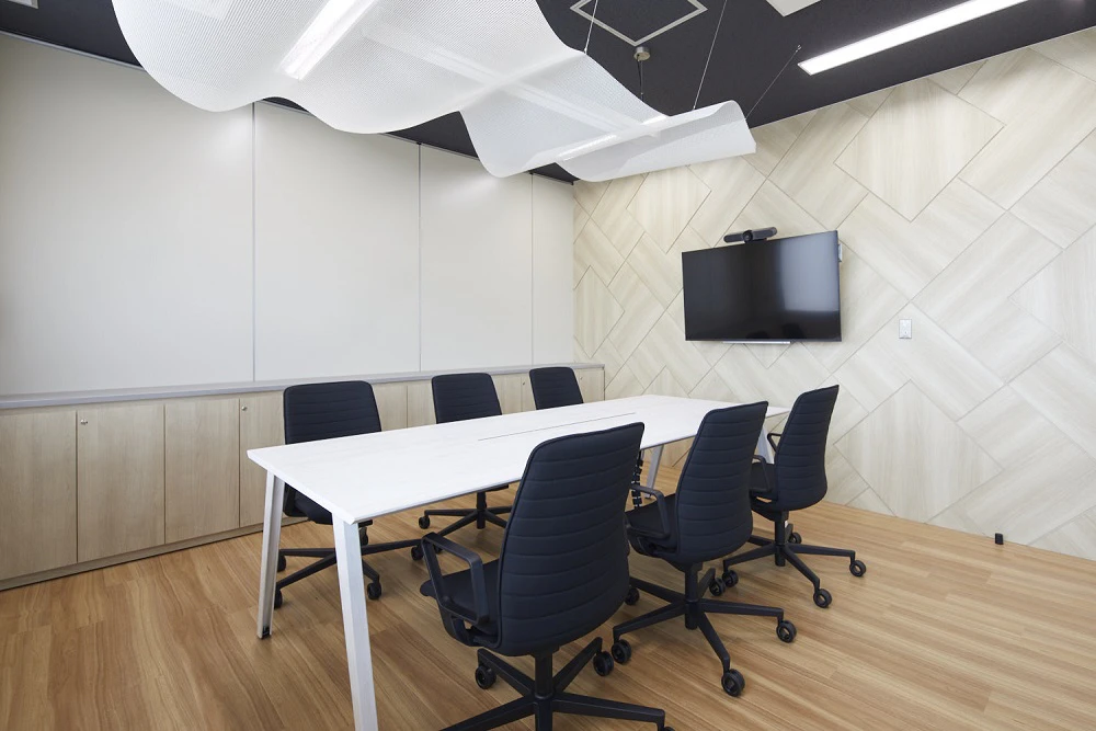 広まる「オープン会議スペース」の押さえどころと53事例 ～これからのオフィスづくりのヒント 2 ～オフィスづくりのコツ アスクル みんなの仕事場