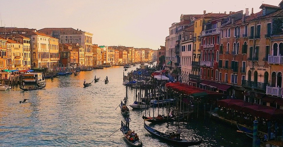 膨大な工事写真の仕分け・分類作業の工数をAI機能で削減 工事写真管理ソフト「写真の達人」に新機能追加！株式会社アウトソーシングテクノロジ