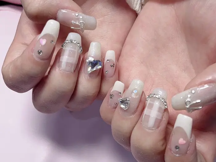 デザイン持ち込み《2270円！》韓国ネイルが得意なベトナム・ダナンのネイルサロン「hin nail studio」 -