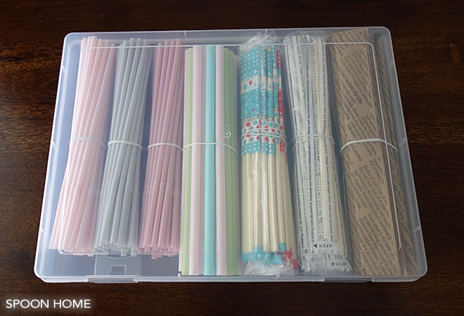 セリアの白いA4ファイルスタンドが便利。収納アイデアや使い方をご紹介SPOON HOME