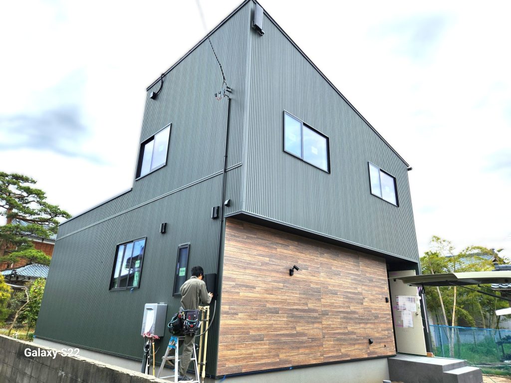 ニチハ×KMEW ケイミュー ×東洋石創×屋根・外壁×南欧×ミッドセンチュリー×ナチュラル×シンプル×デコラティブ×ポップ×シック×その他のスタイル×グレー系×ブラック系×オレンジ系- 建材検索結果 :: 建材トレンド