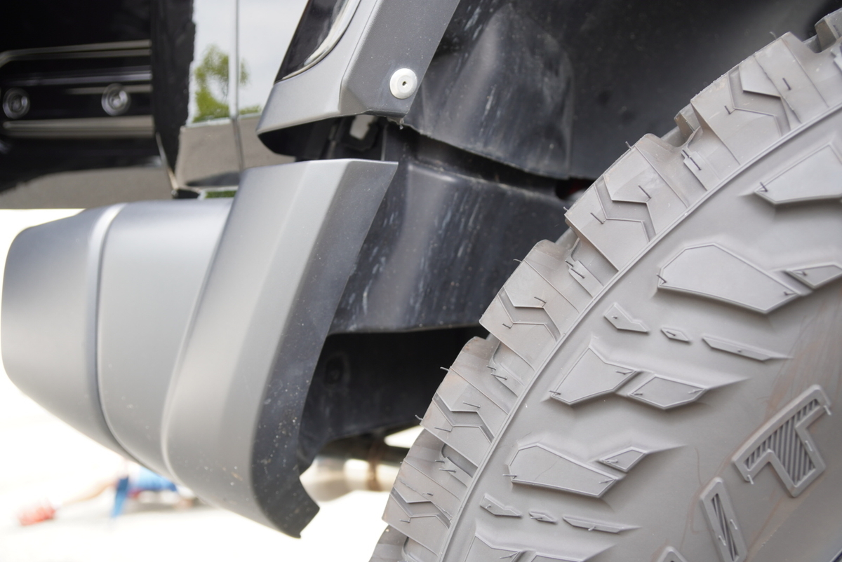 ジープ ラングラー VKS リアバンパー取り付け、ジムニーシエラ RAYS A・LAP-J取り付け！POLE POSITION