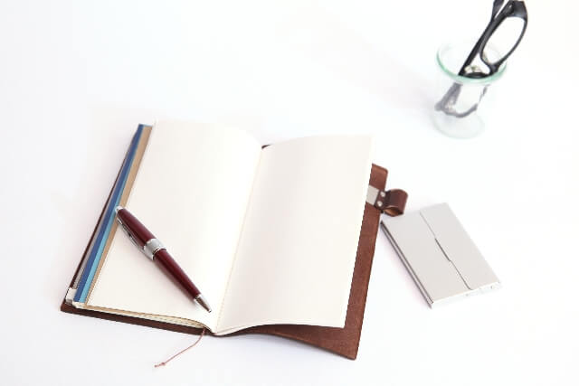 展示会 × オンライン名刺交換 インターン生が語る、紙の名刺を切らしたときの対応策中小企業向け名刺管理サービス「Eight Team」の公式ブログ