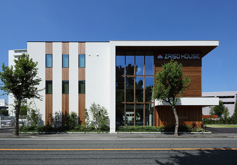 小規模オフィスの外観デザイン：成功に繋がる独自性と調和のポイントオフィス家具のカグクロ