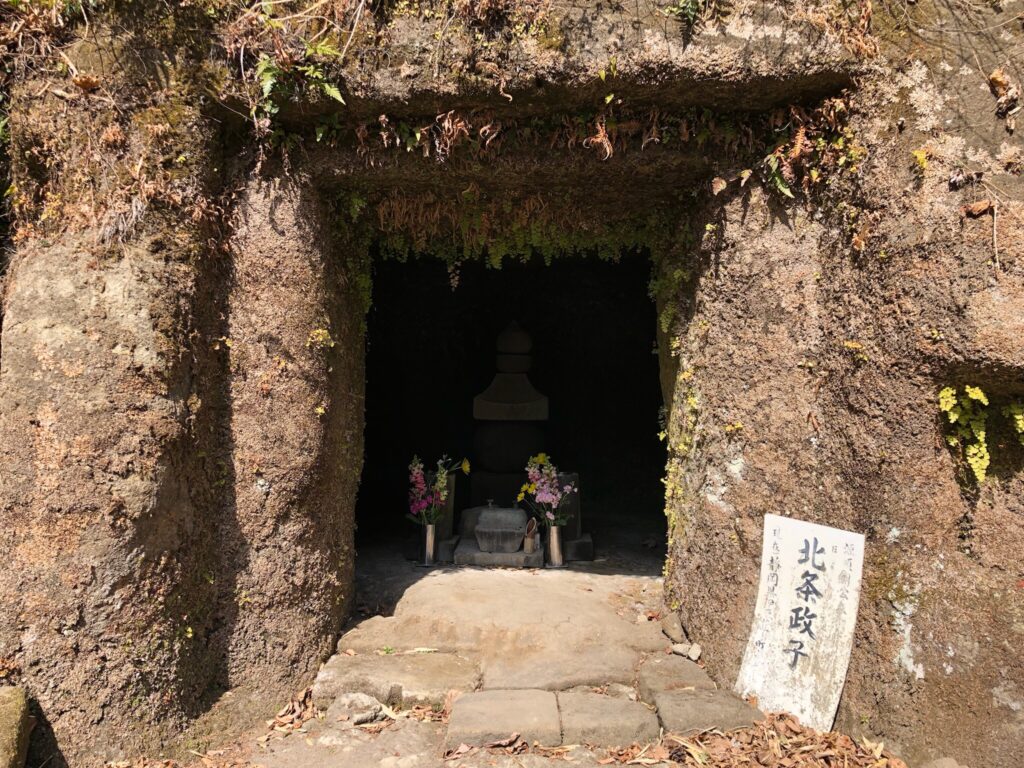 源実朝・北条政子墓 寿福寺 の写真一覧 - じゃらんnet