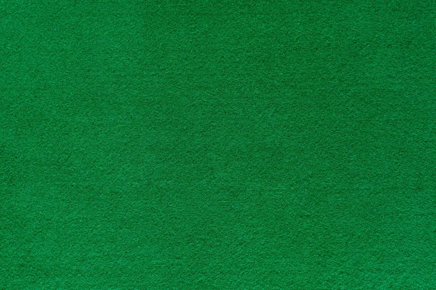 カードとグリーン上のチップ、カジノ テーブルを感じた。抽象的な背景コピー スペース。賭博、ポーカー、カジノ、カード ゲームのテーマの写真素材・画像素材Image 80267983