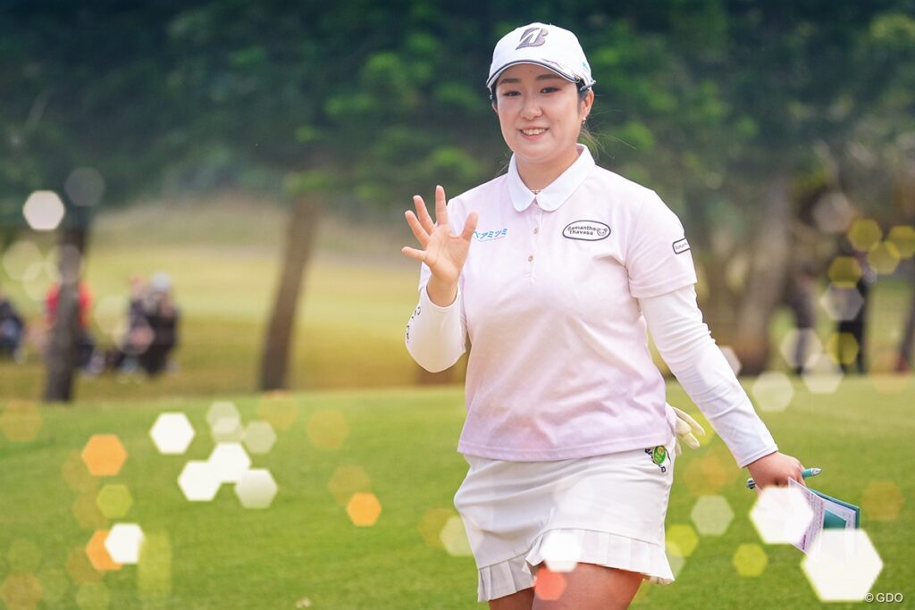 ホールインワン賞800万円で黒光りベンツ購入 22歳阿部未悠「買っちゃいました」THE ANSWER