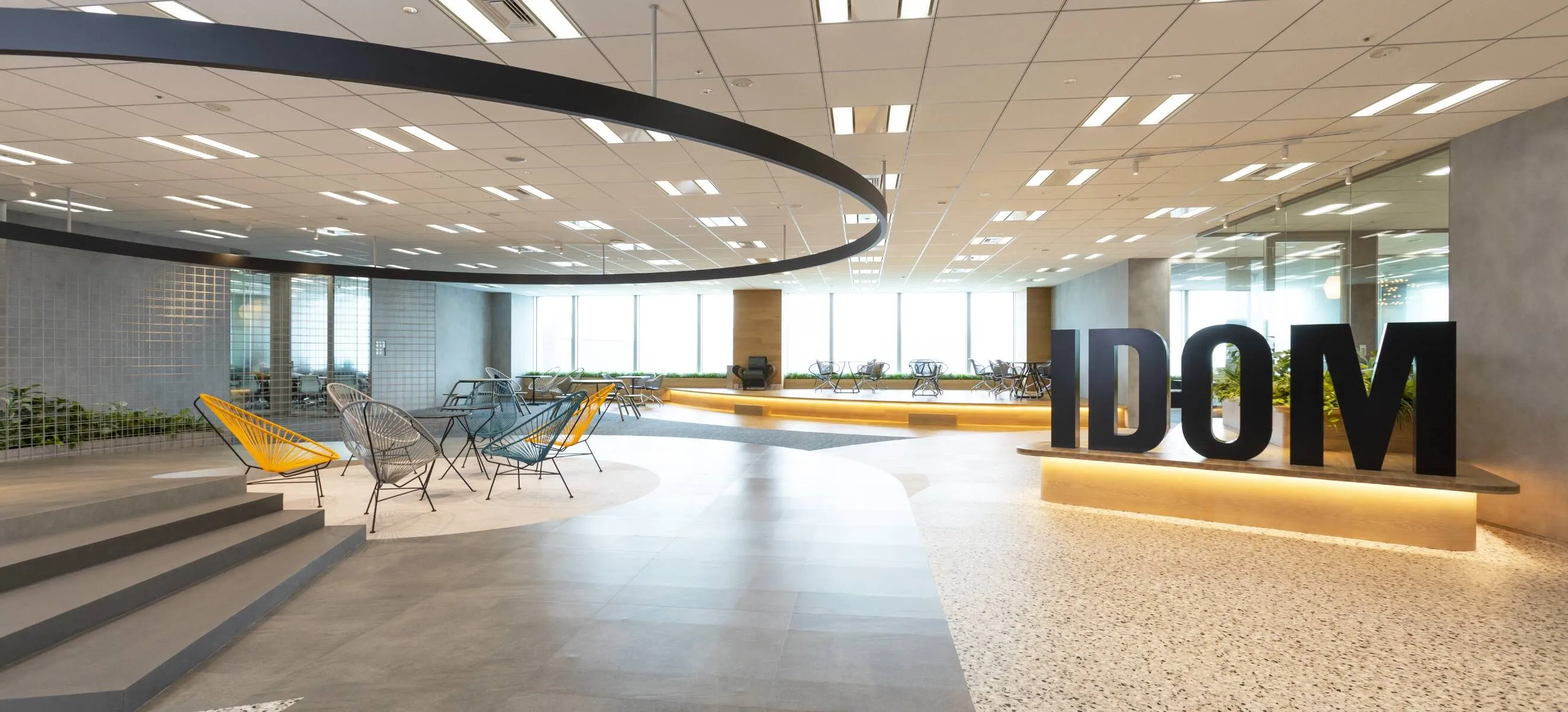 合併企業 - ビジネス人物無料イラスト素材