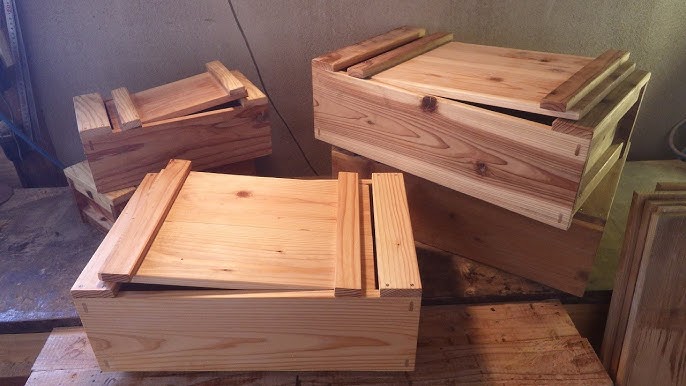 Amazon.co.jp: 強度・耐久性！！大工道具箱 スライド蓋付きアンティーク風 Ｍサイズ 木製木箱・工具箱 : DIY・工具・ガーデン