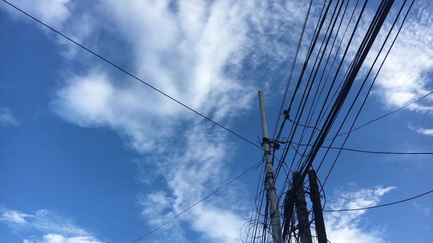 梅雨の時期は「コンセント火花」に注意！ NITEが呼びかけ ホコリが水分含み危険に1 2ねとらぼ