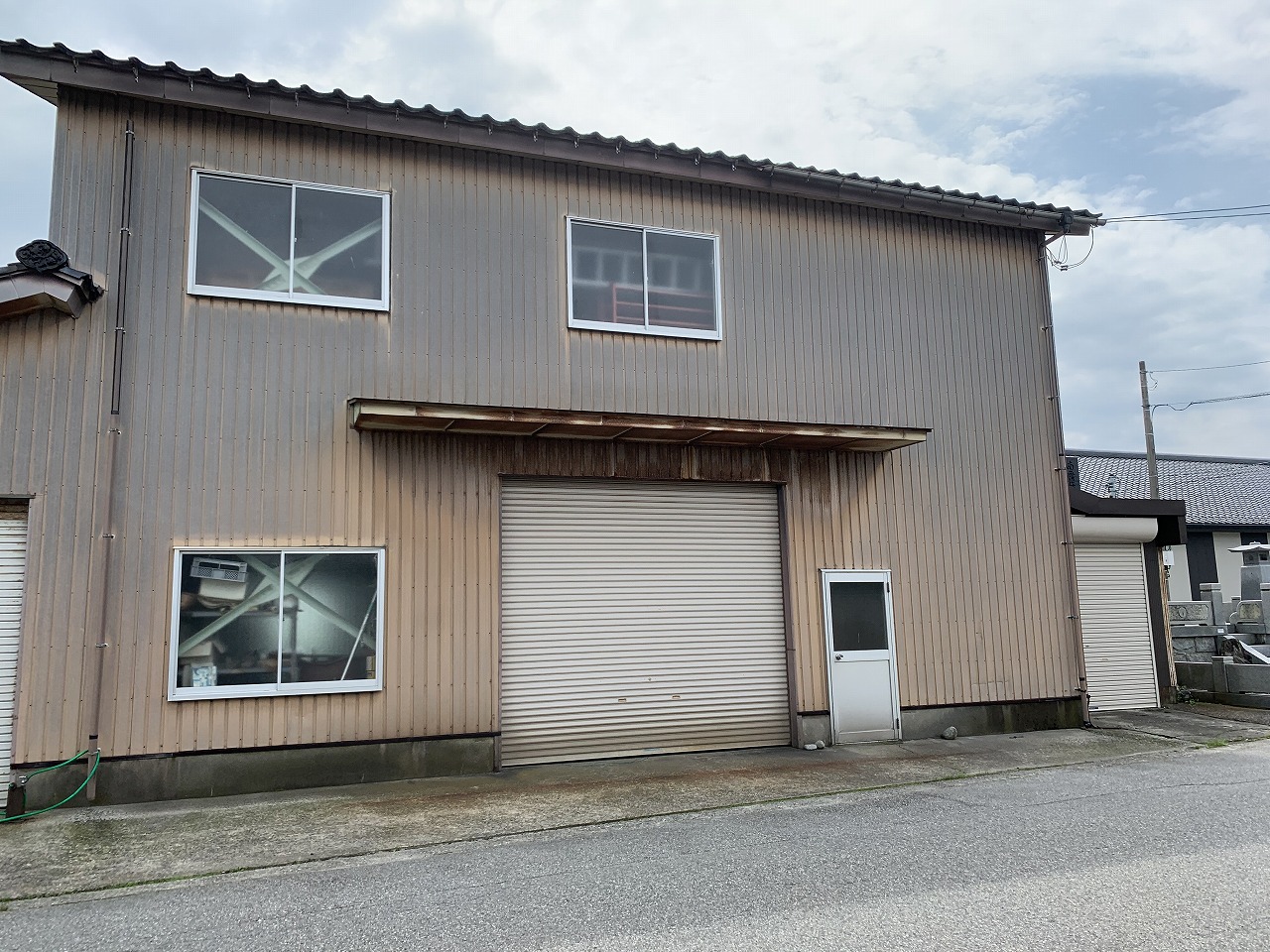 アーチ型のトタン倉庫 - ウルトラファーム