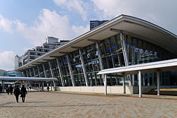 中突堤中央ビルと改装中のポートタワー : KOHの写真館