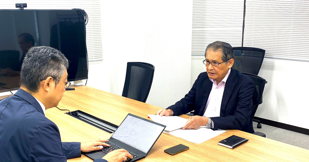 普段は真剣な表情で仕事に向き合う神原専務👔 実は、意外な趣味やユニークな一面もあるんです✨ 今回はそんな専務の素顔をご紹介します！出身地や好きなこと、埼玉のお気に入りスポットなど、 ちょっとした人柄を感じていただける内容になっています。 「こんな一面も