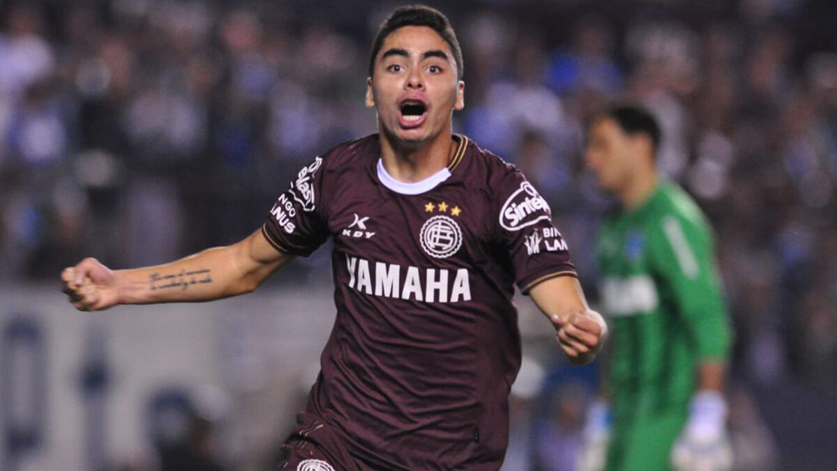 ミゲル・アルミロン『ニューカッスル』 マグパイズプロフィール 📝 国籍 : パラグアイ🇵🇾 生年月日 : 1994年2月10日身長 体重 : 174cm 63kg ポジション : MF 背番号 : 24 利き足 : 左 ・ ・特徴・プレースタイル ⚽️一瞬で相手を置き去りにするスピードと