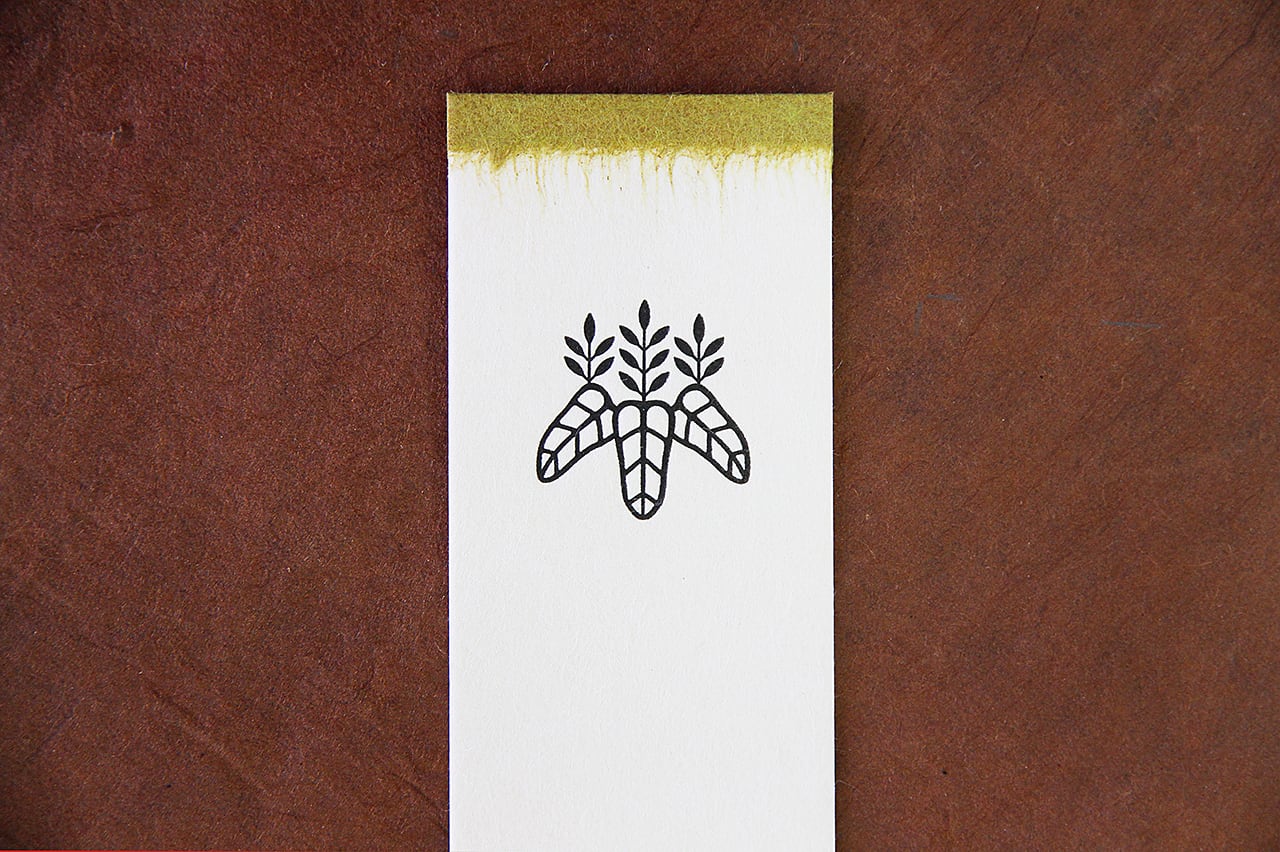 楽天市場 プレゼント最適 送料無料 家紋財布 桐紋 立体 家紋 豊臣秀吉 長財布 戦国武将 財布 和柄財布メンズ 和柄長財布 和財布 男性用長財布なが財布 家紋入りグッズ ながさいふ ギフト 箱入り 日本みやげ 家紋グッズ メンズサイフ 伽羅色 ブラウン 歴史 : Over the