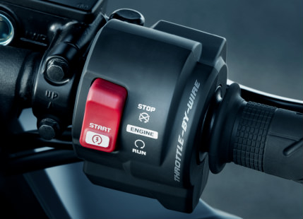 glossary_intake-system_08 画像スロットルバイワイヤとは？アクセル要求を電気的に検出してスロットル開度を制御する仕組み バイク用語辞典：吸気系編clicccar.com