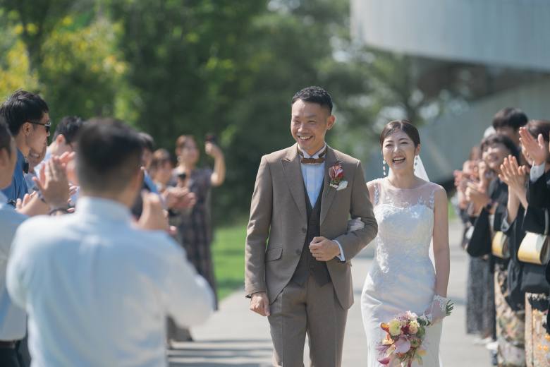 結婚式ムービーのおすすめ外注業者まとめ。格安、個性的、ディズニー系など幅広く紹介！プロならではの高クオリティで何度も見返す思い出の一品に♡ハナヨメのススメ