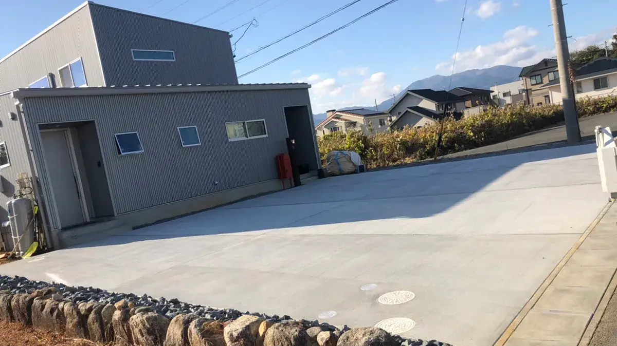 お洒落なアプローチのあるリフォーム外構牛久市 外構工事リフォーム費用：100万～150万の事例