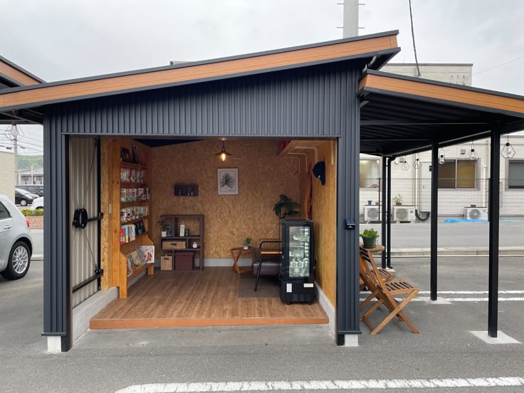 エコリオで手に入れたコーヒーミルを棚に飾ってみた。 ⁡ @stockpile_ecorioレトロスタイルレトロインテリアカフェ風インテリアカフェ風キッチンイタリア好きなアメリカ人の部屋見せる収納インリアコーディネートコーヒーミルインダストリアル男前