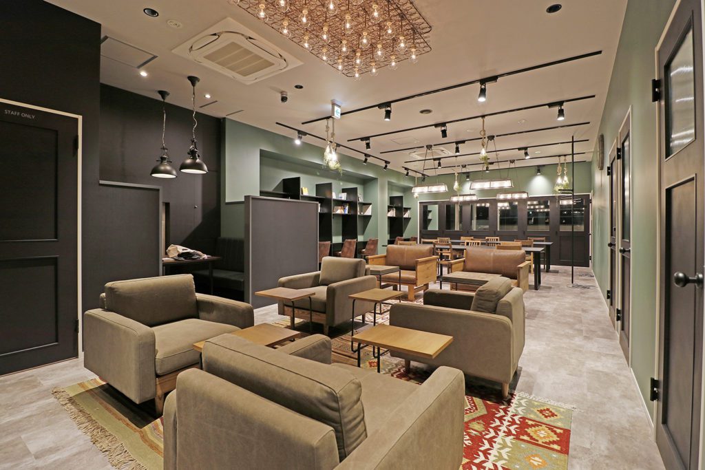 ⭐️光回線導入⭐️＜ライト会議室＞リモートワーク・テレワーク！新宿三丁目駅徒歩30秒⭐️10人収容！WIFI・プロジェクター完備を予約 ¥220〜upnow