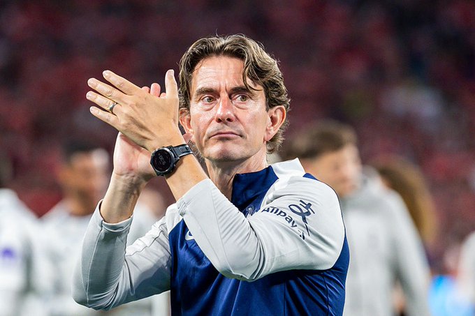 トーマス・フランクは、ルベン・アモリムのような監督たちに、柔軟性が美徳であることを示しているんだ。 : r PremierLeague