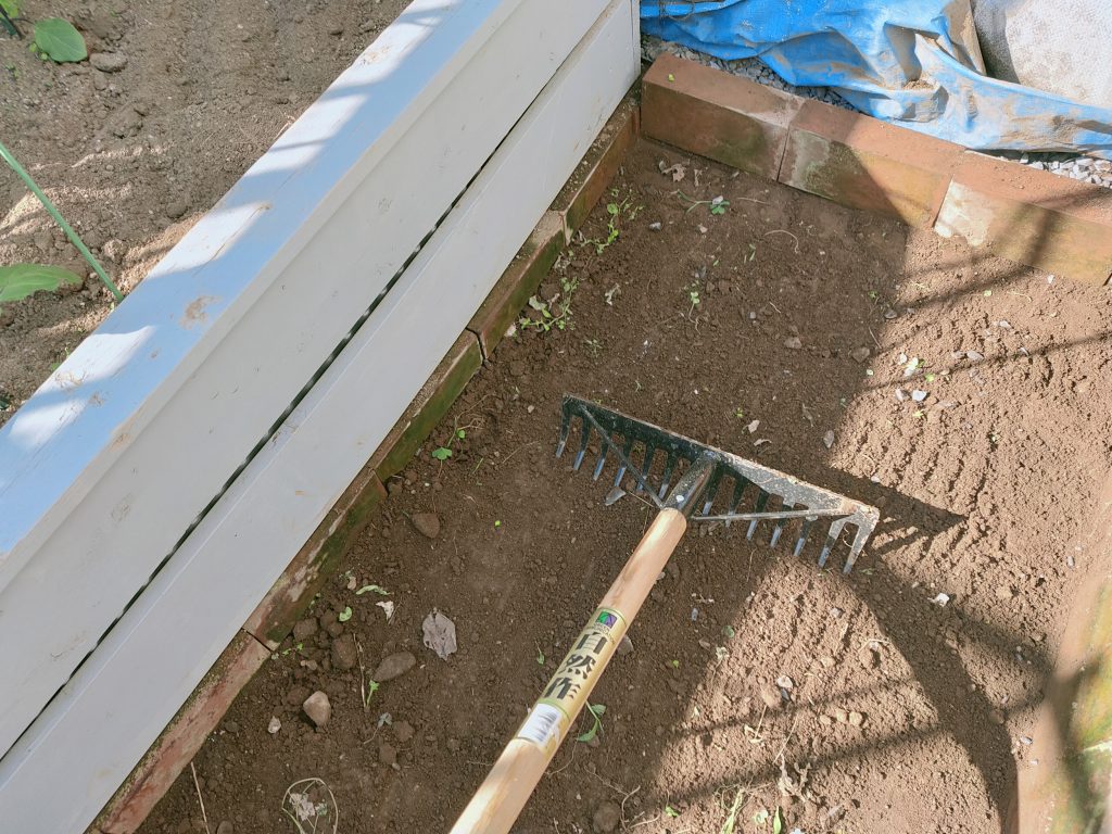 庭の土を平らにする道具TikTok