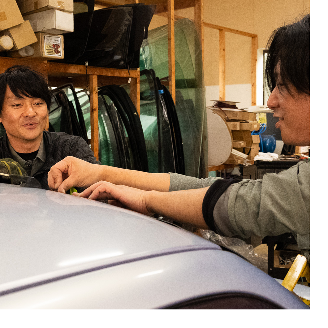 フロントガラス交換、1等級下げるだけで車両保険での対応が可能です！デントリペア、ウインドリペア専門店 大阪 交野市のデントスマイル京都・奈良・滋賀・兵庫からでも日帰り修理可能