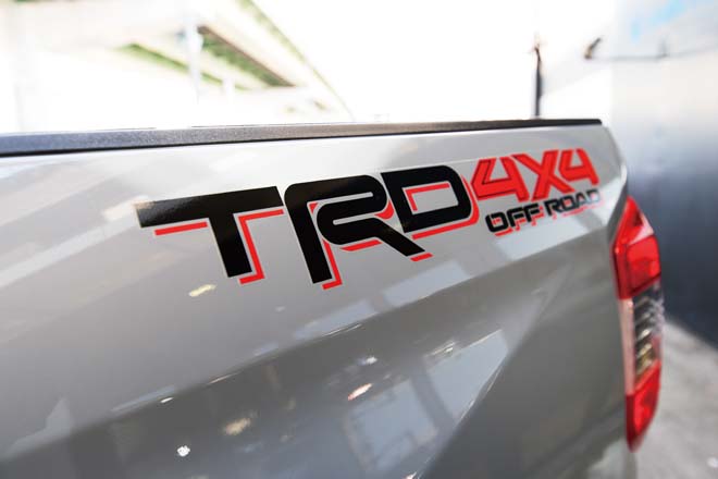 三菱ふそう逆輸入エンブレム