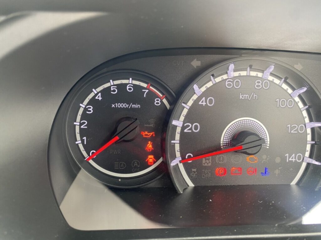 なにを示してる？ クルマのメーター表示 「リストラ」された悲運の計器とはくるまのニュース