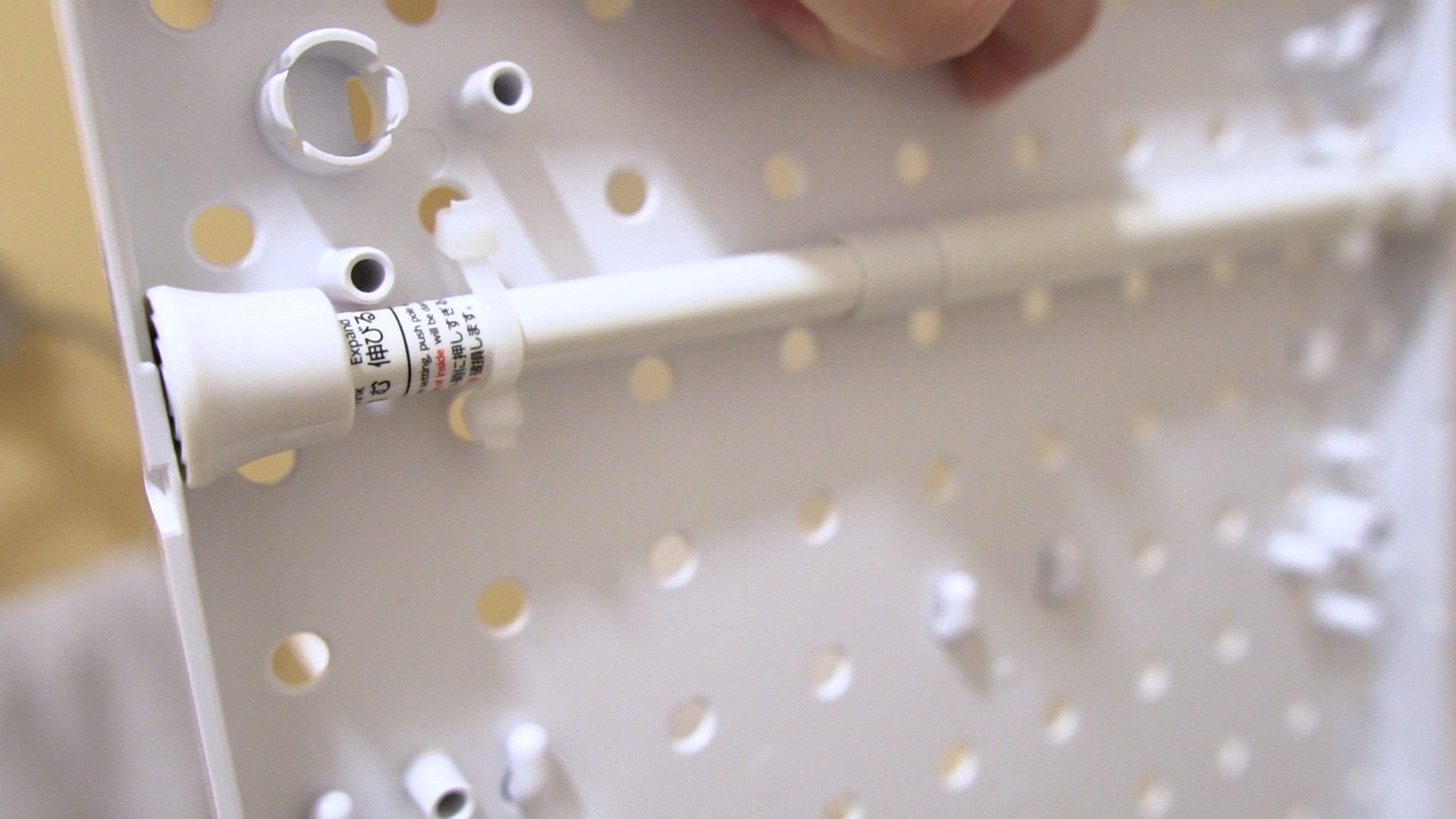 アレンジしやすいから用途も広がる☆ダイソーの有孔ボード活用アイデアRoomClip mag暮らしとインテリアのwebマガジン