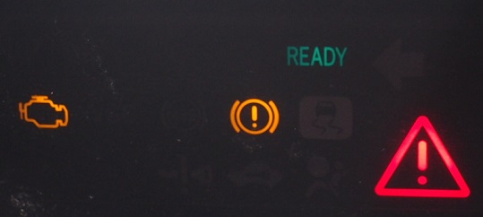 もしかして警告灯点滅してない？三角ビックリマークなどマークの意味、赤 黄 緑・色別表示を詳しくご紹介 - 高前バイパス店