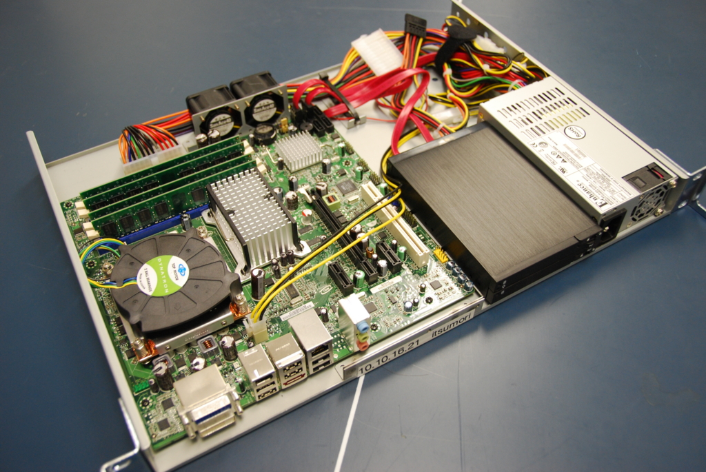 自宅サーバラックをインテリアに馴染ませたいblog.ampspeed